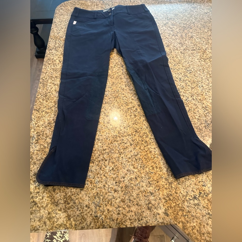 The tailored sportsman English riding habits size 28 like new color Navy
